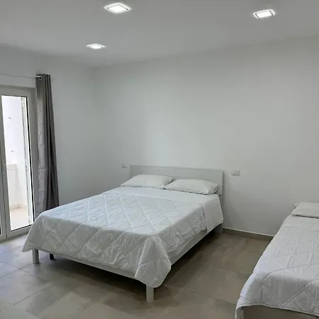 Holidays * 特罗佩阿